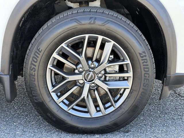 Used 2023 Nissan Rogue S AWD/4WD image 7
