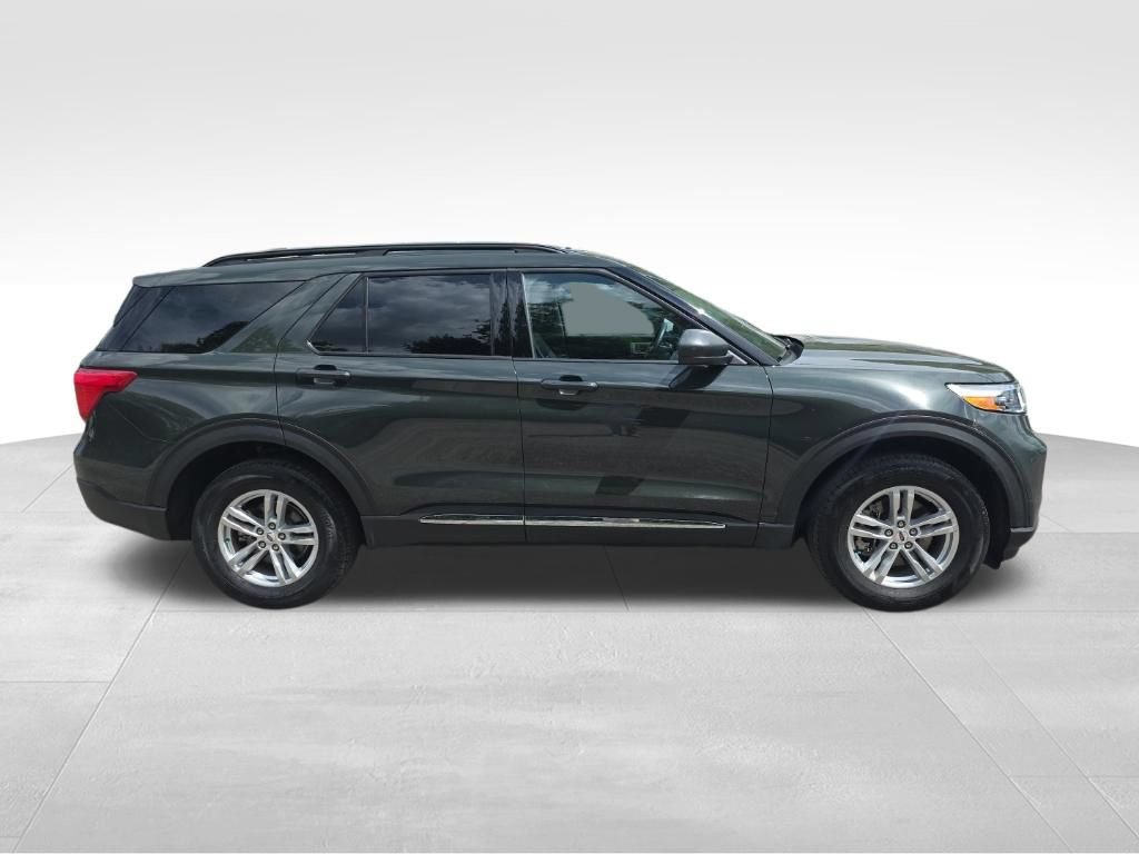 Certified 2023 Ford Explorer XLT w/ Equipment Group 202A AWD/4WD image 4