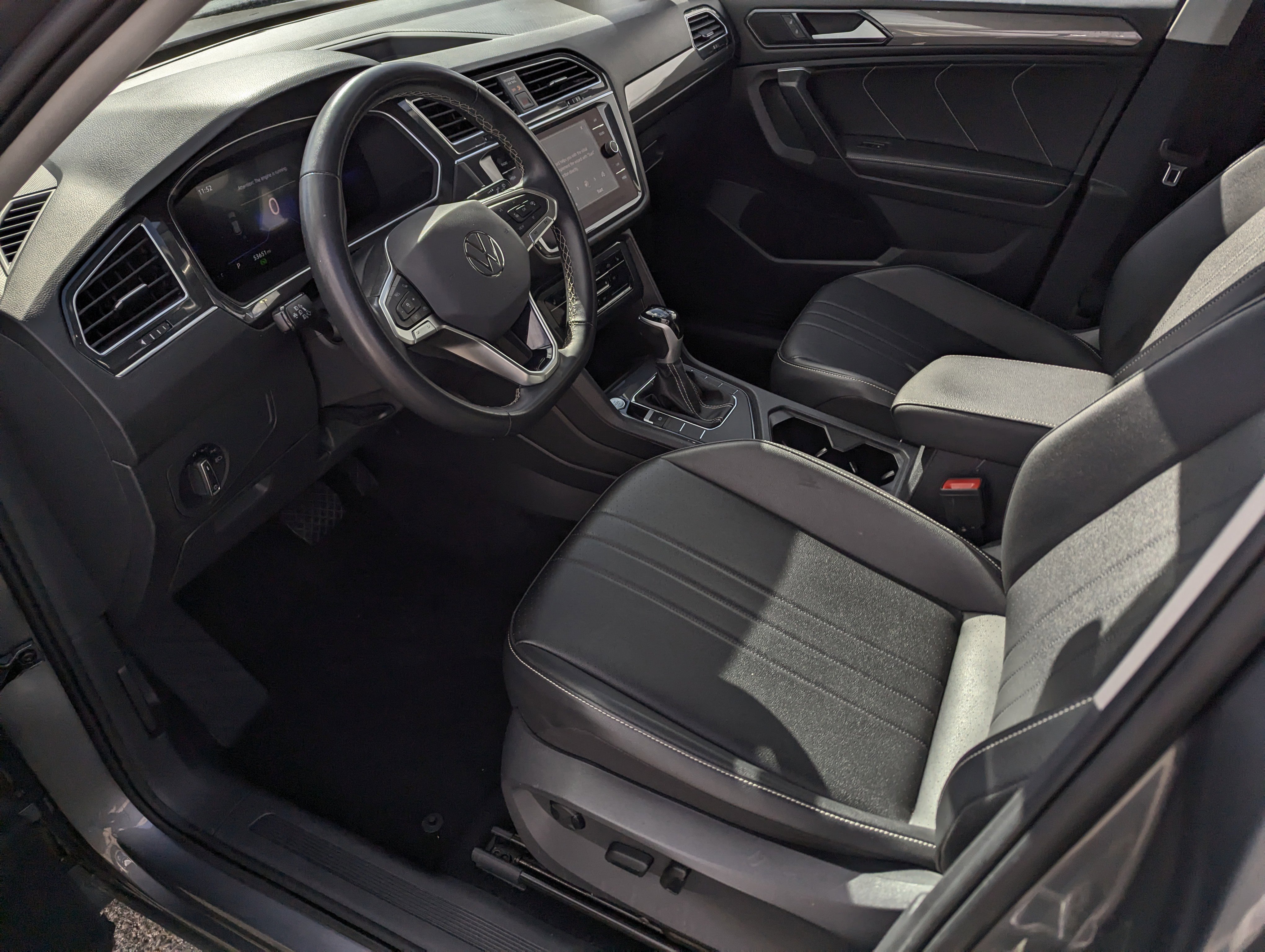 Used 2023 Volkswagen Tiguan SE image 10