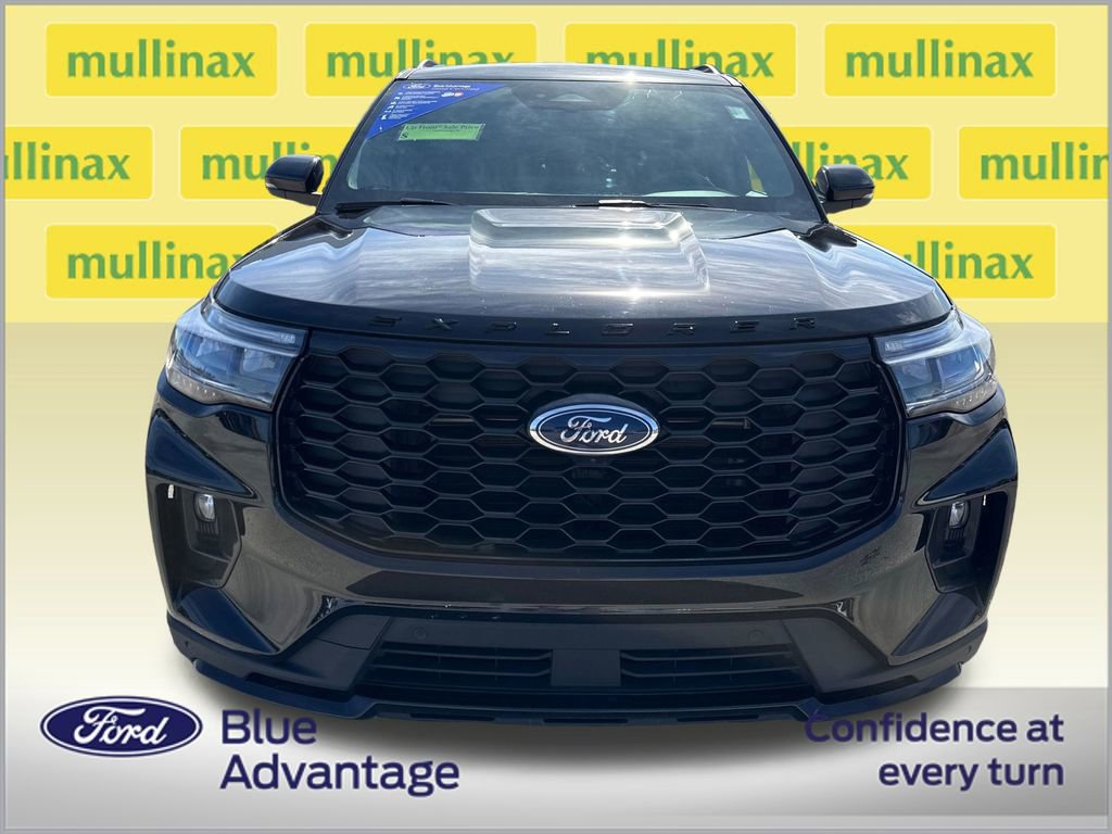 Certified 2025 Ford Explorer ST-Line image 6
