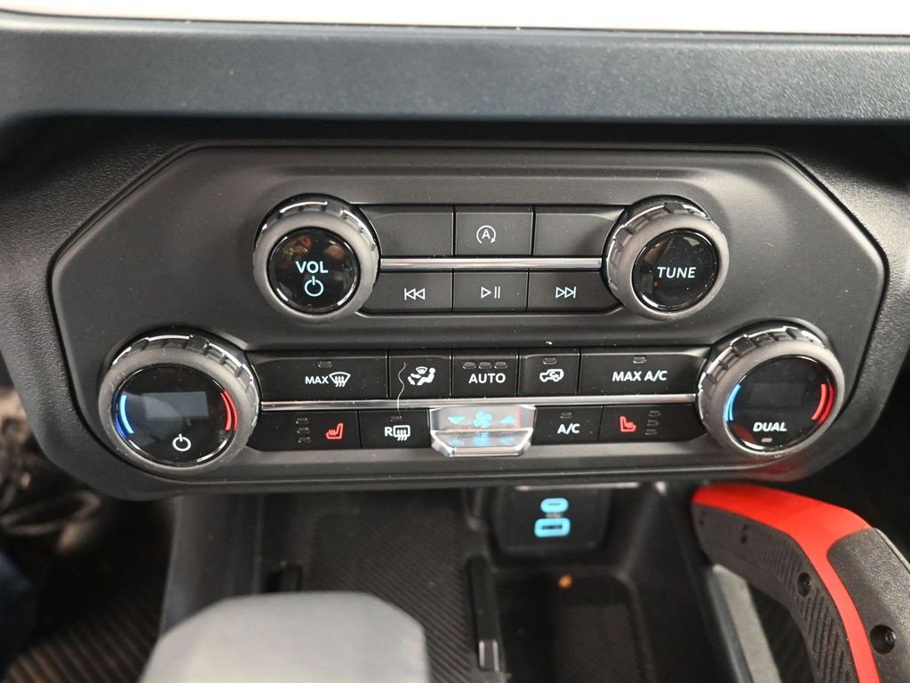 Certified 2025 Ford Bronco Heritage Edition image 13