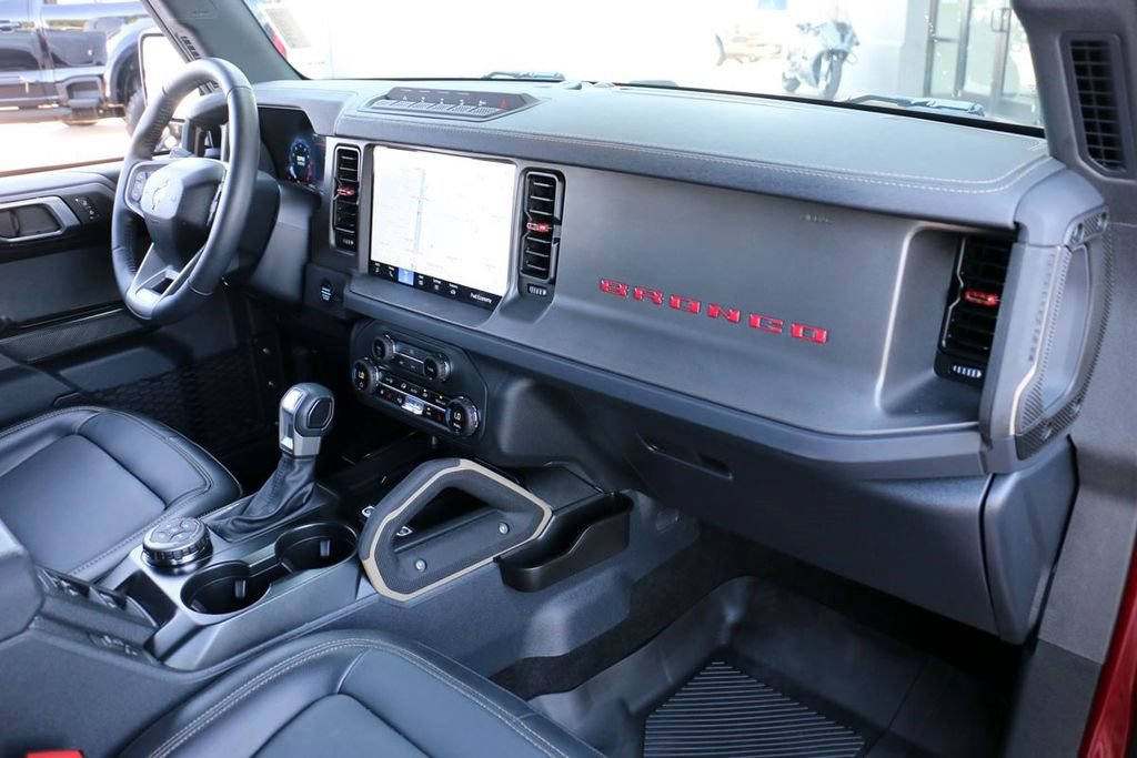 Certified 2025 Ford Bronco Badlands w/ Sasquatch Package AWD/4WD image 35