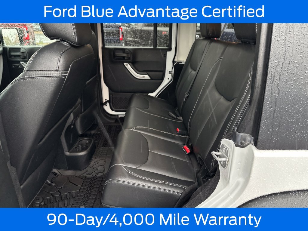 Used 2018 Jeep Wrangler Unlimited Rubicon w/ Connectivity Group AWD/4WD image 18