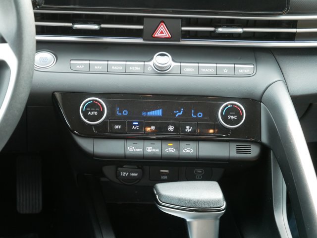 Used 2024 Hyundai Elantra SEL FWD image 15