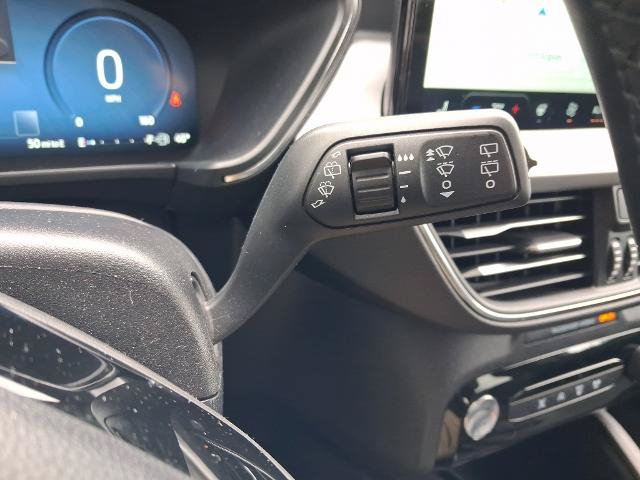 Certified 2025 Ford Escape Platinum AWD/4WD image 20