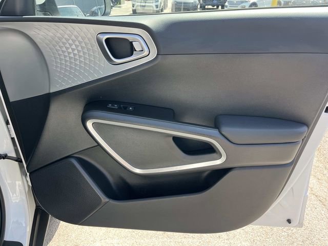 Used 2025 Kia Soul S FWD image 24