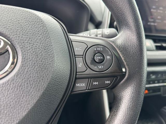 Used 2024 Toyota RAV4 XLE AWD/4WD image 17
