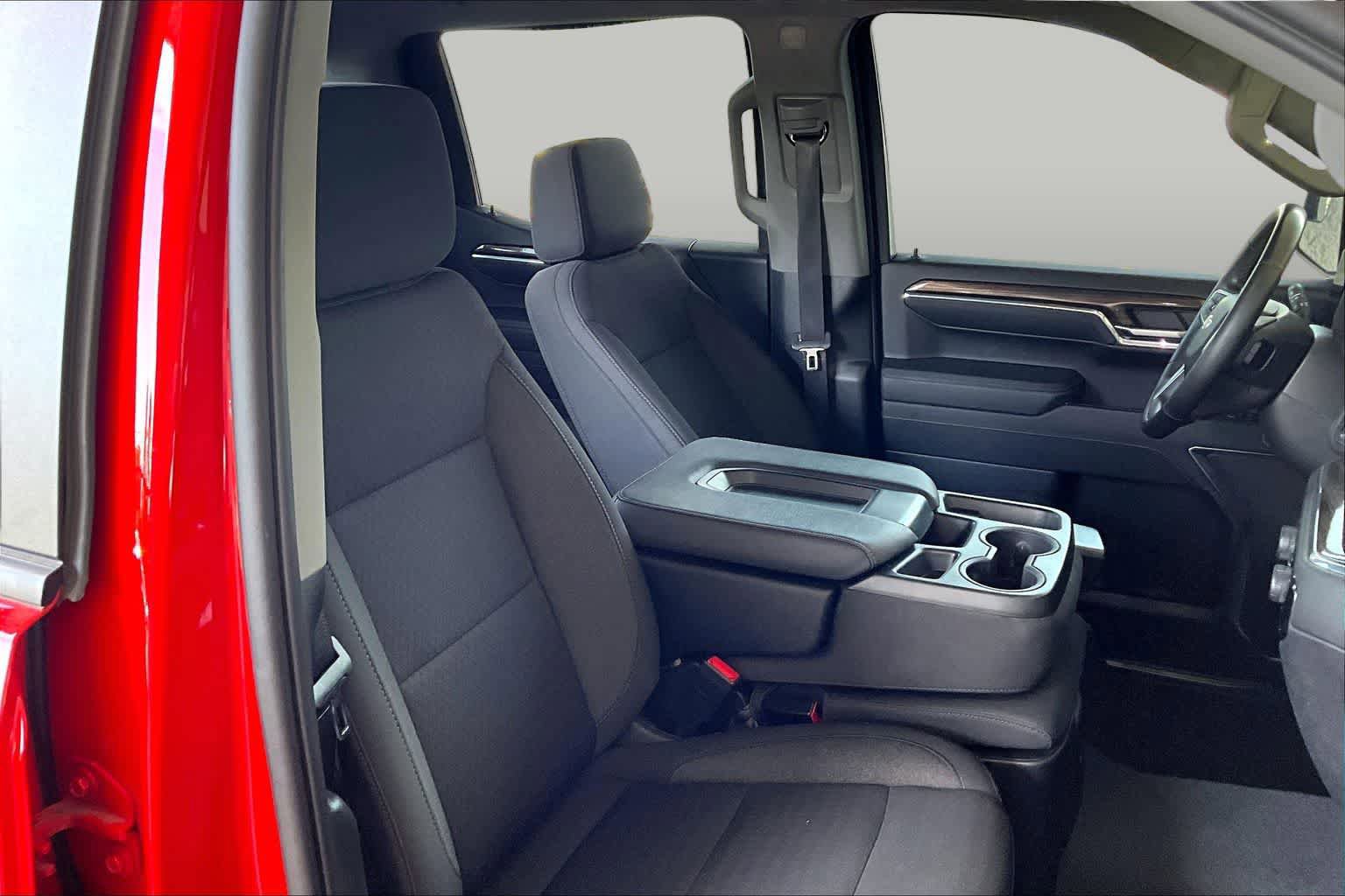 Used 2023 Chevrolet Silverado 1500 LT AWD/4WD image 9