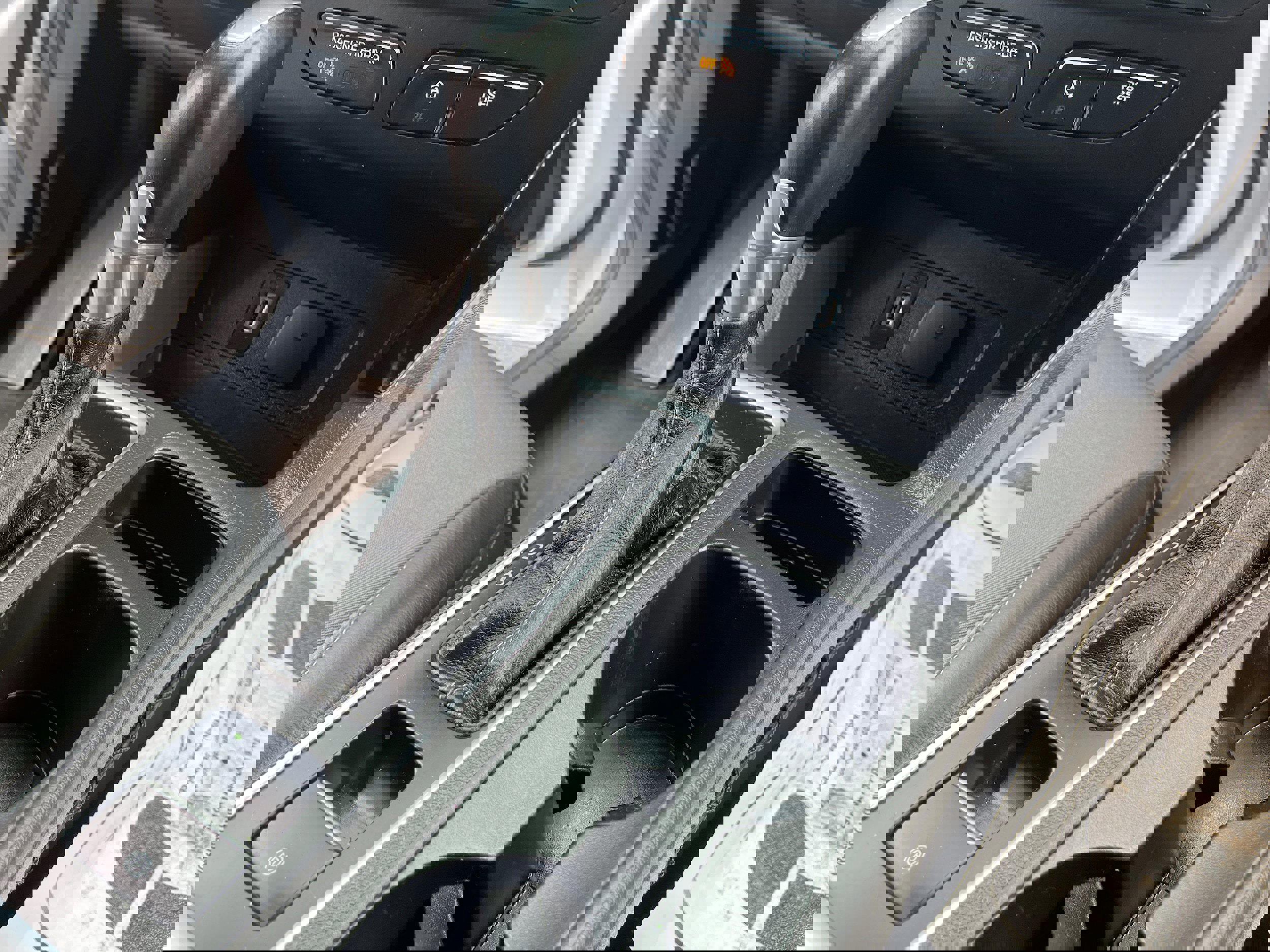 Certified 2018 Ford Escape SE w/ Ford Safe & Smart Package image 16