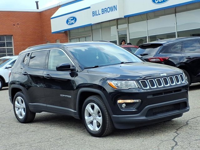 Used 2020 Jeep Compass Latitude w/ Cold Weather Group FWD image 1