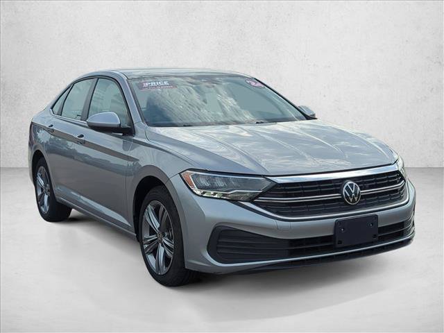 Used 2024 Volkswagen Jetta SE FWD image 3