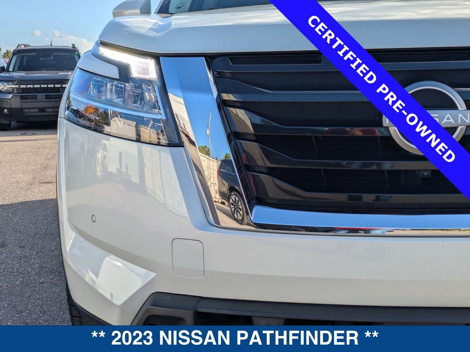 Used 2023 Nissan Pathfinder Platinum image 9