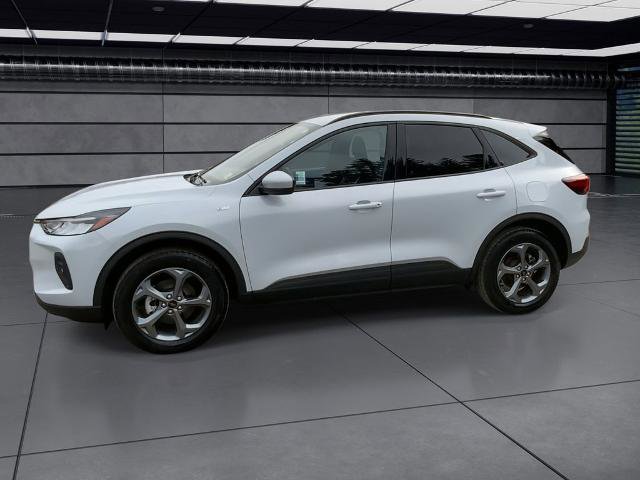 Certified 2025 Ford Escape ST-Line Select AWD/4WD image 5