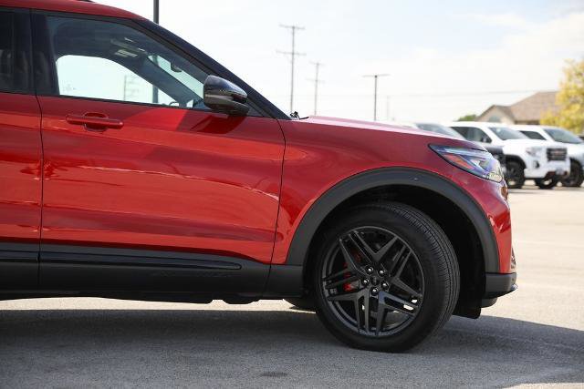 Certified 2025 Ford Explorer ST image 13