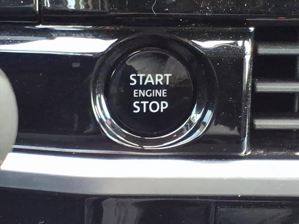 Used 2025 Nissan Pathfinder SV image 20