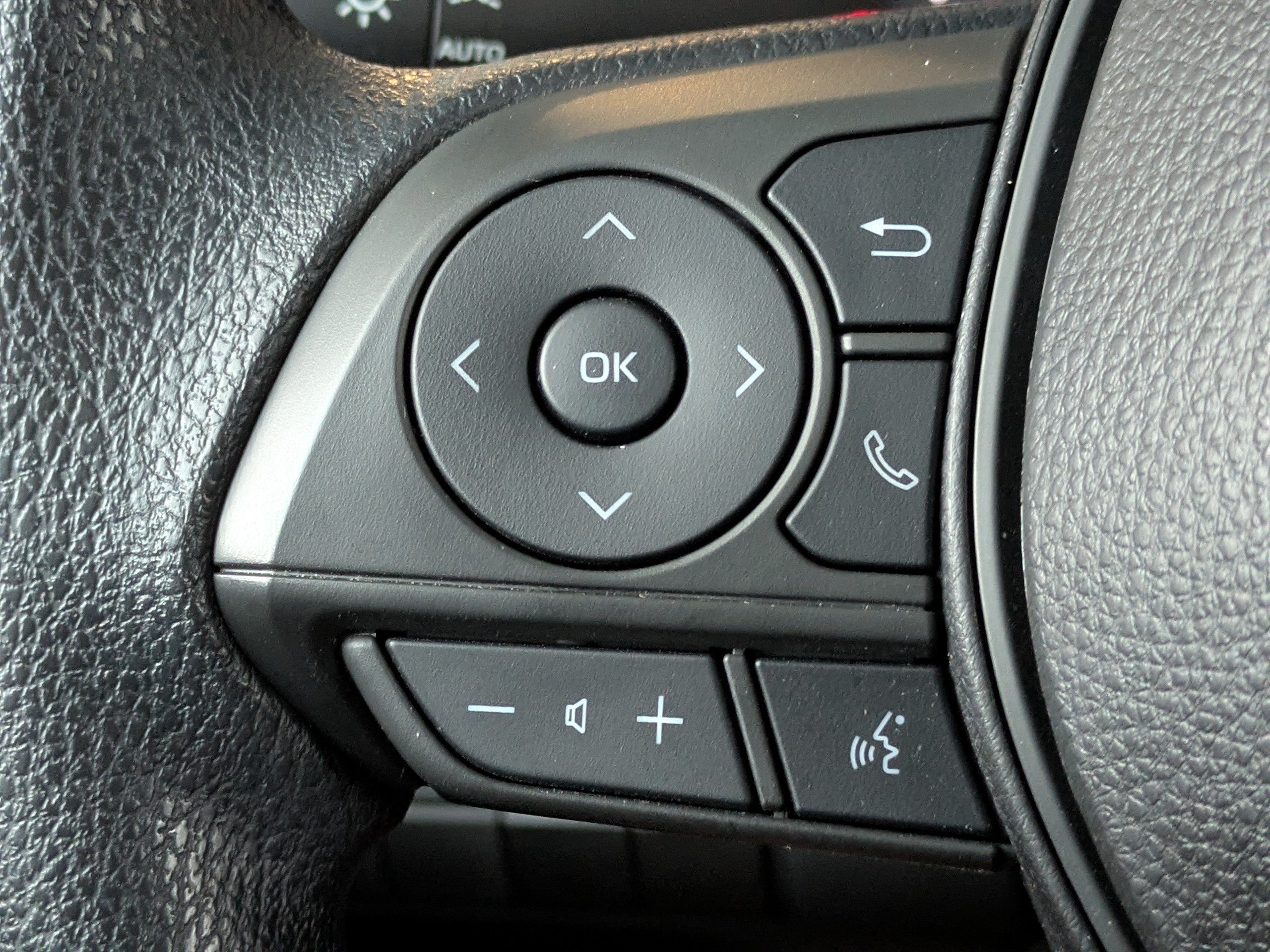 Used 2022 Toyota Corolla LE FWD image 22