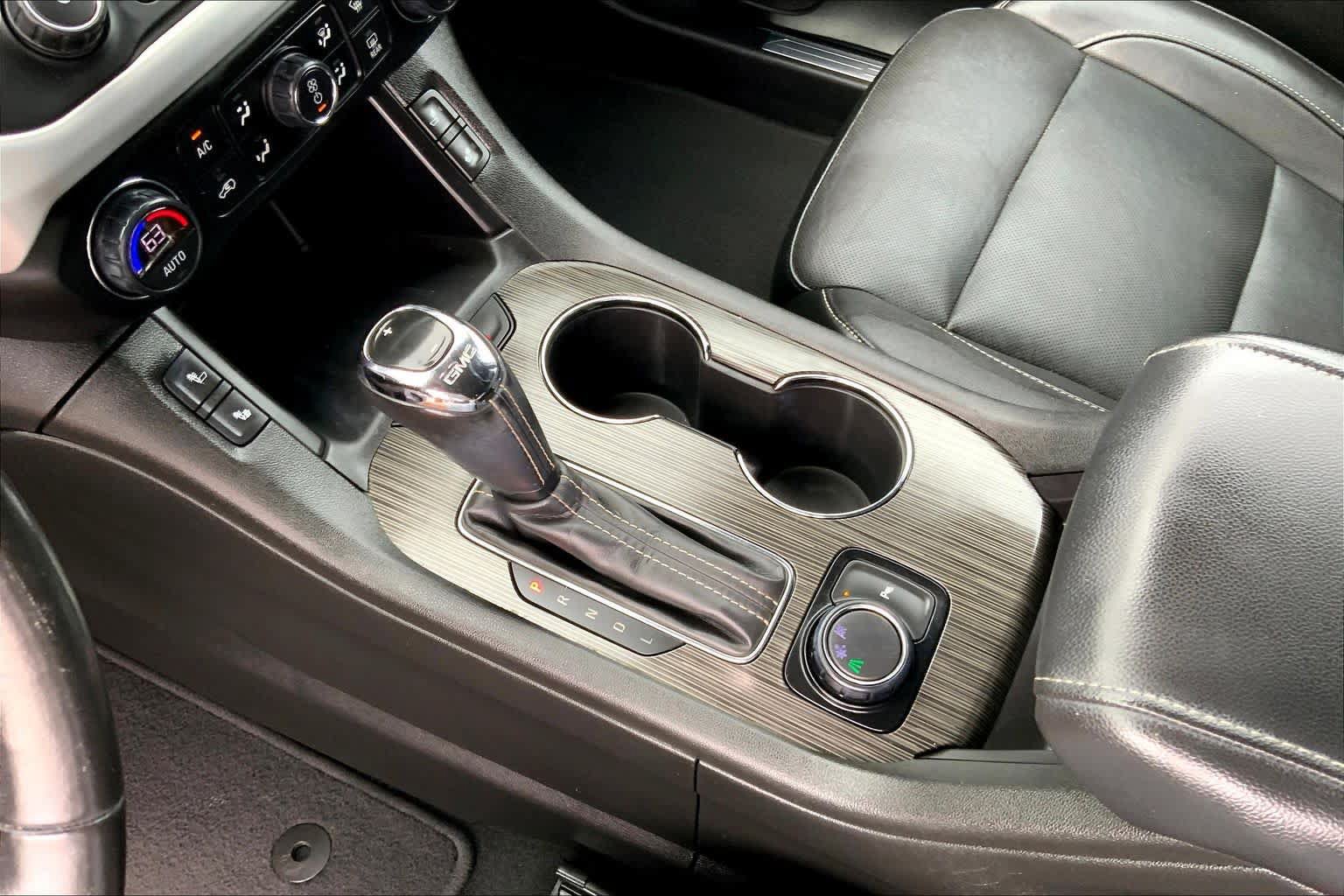 Used 2019 GMC Acadia SLT w/ LPO, Floor Liner Package FWD image 15