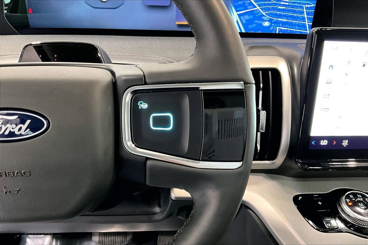 Certified 2025 Ford Expedition Max Active image 23