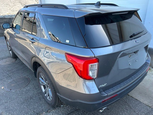 Certified 2022 Ford Explorer XLT w/ Equipment Group 202A AWD/4WD image 4