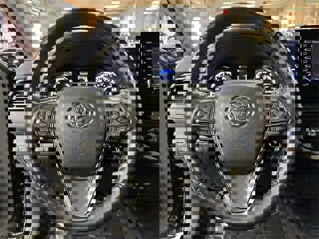 Used 2023 Toyota Camry SE image 6