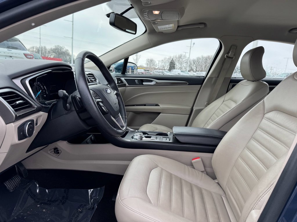 Certified 2018 Ford Fusion SE w/ Fusion SE Technology Package image 24