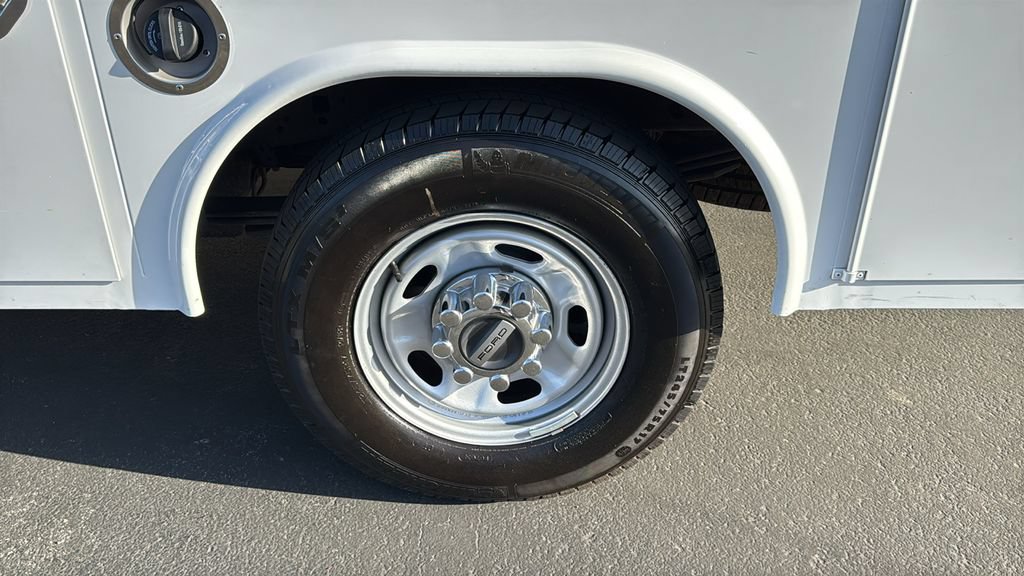 Certified 2025 Ford F250 2WD SuperCab Super Duty image 9
