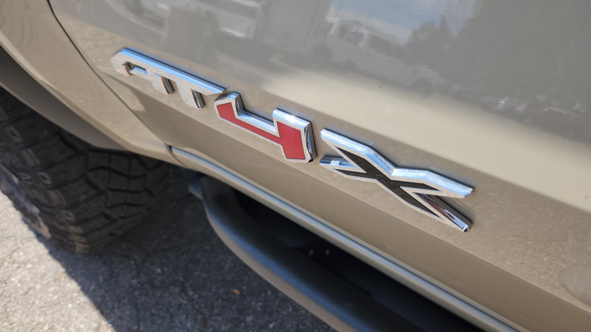 Used 2024 GMC Canyon AT4X AWD/4WD image 16