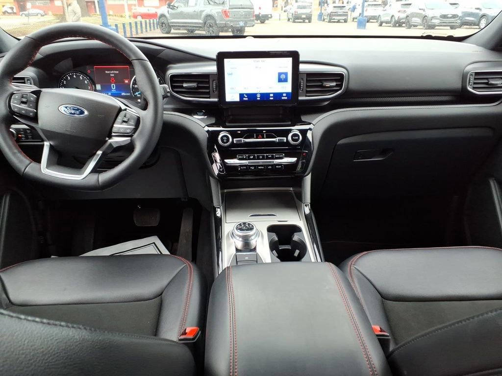 Certified 2024 Ford Explorer ST-Line w/ Class IV Trailer Tow Package image 14