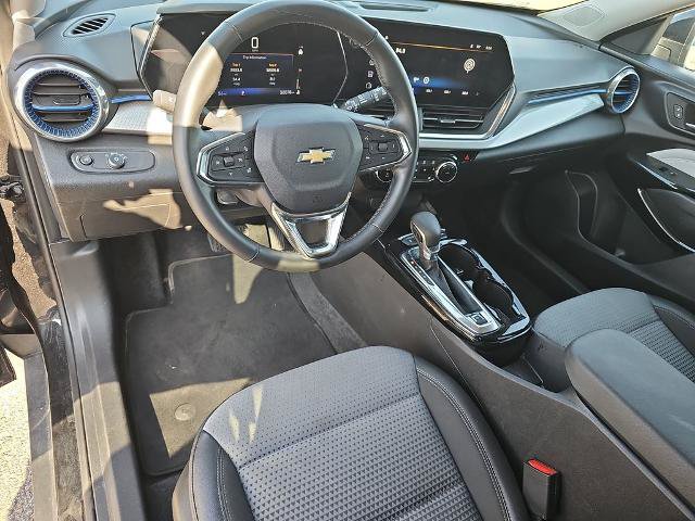 Used 2025 Chevrolet Trax LT w/ LT Convenience Package FWD image 15