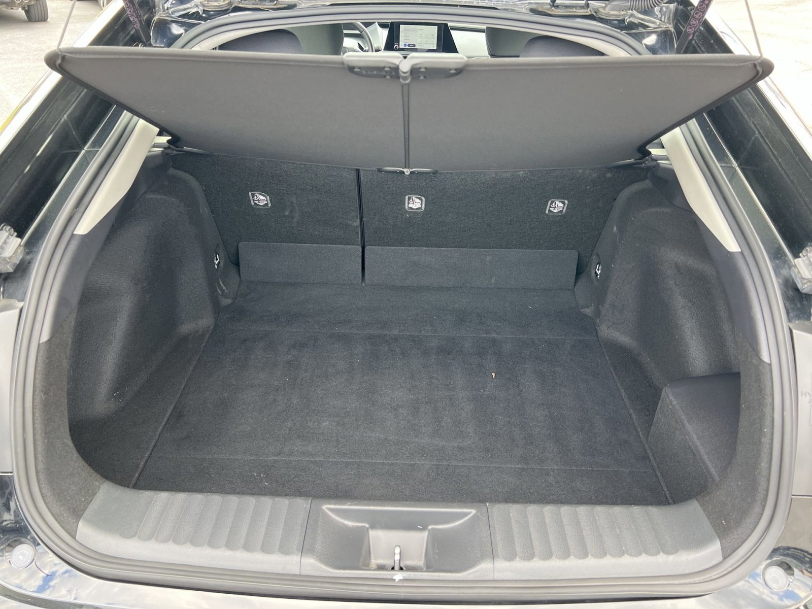 Used 2025 Toyota Prius LE image 24