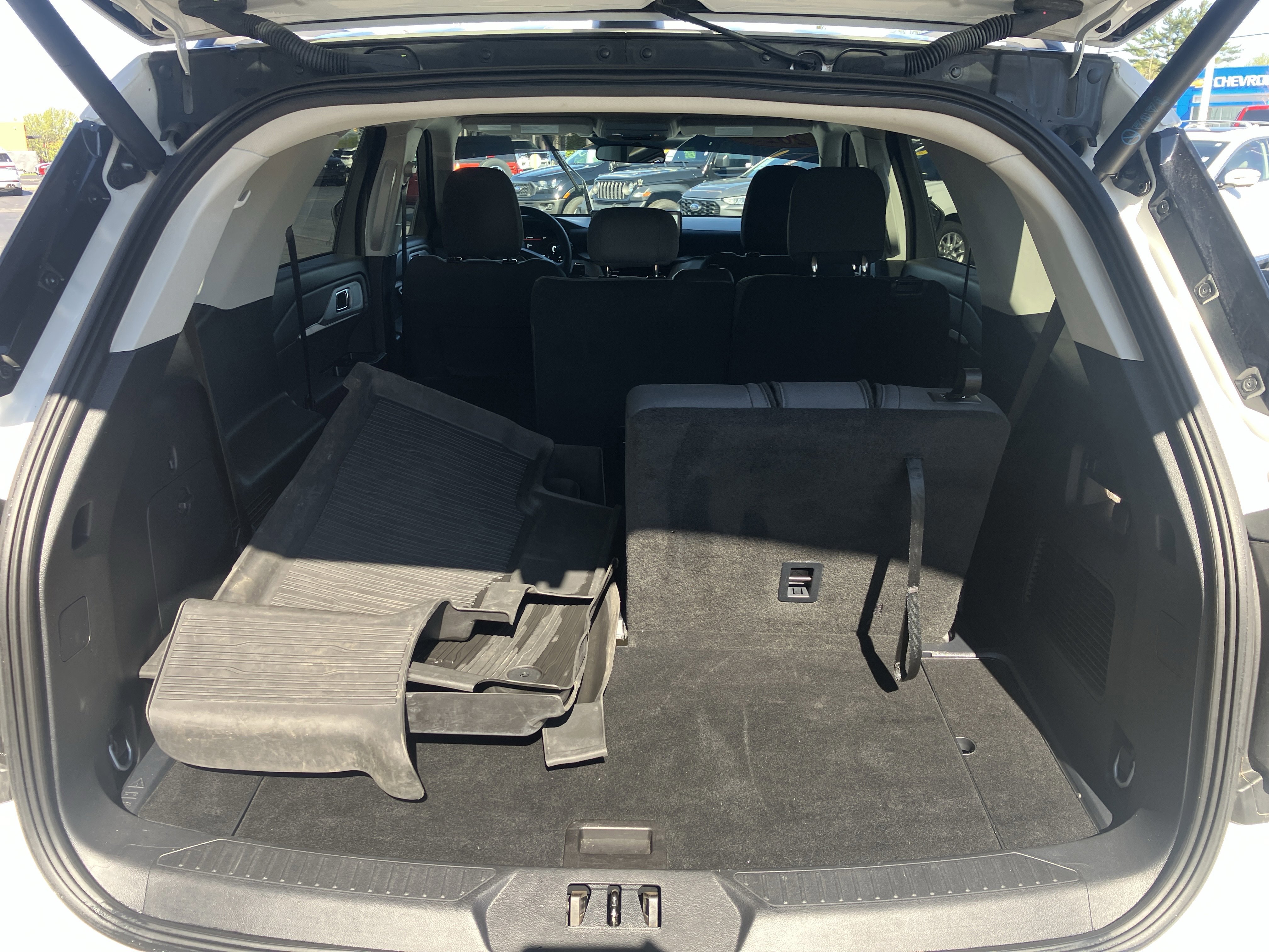 Certified 2025 Ford Explorer Active image 13