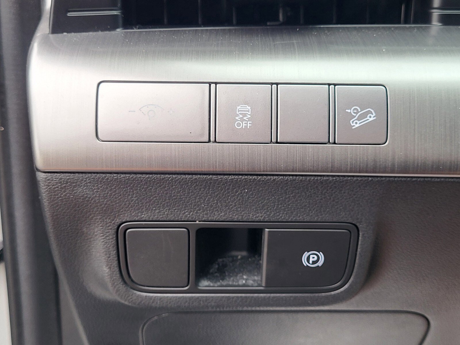 Used 2024 Hyundai Kona SEL AWD/4WD image 23