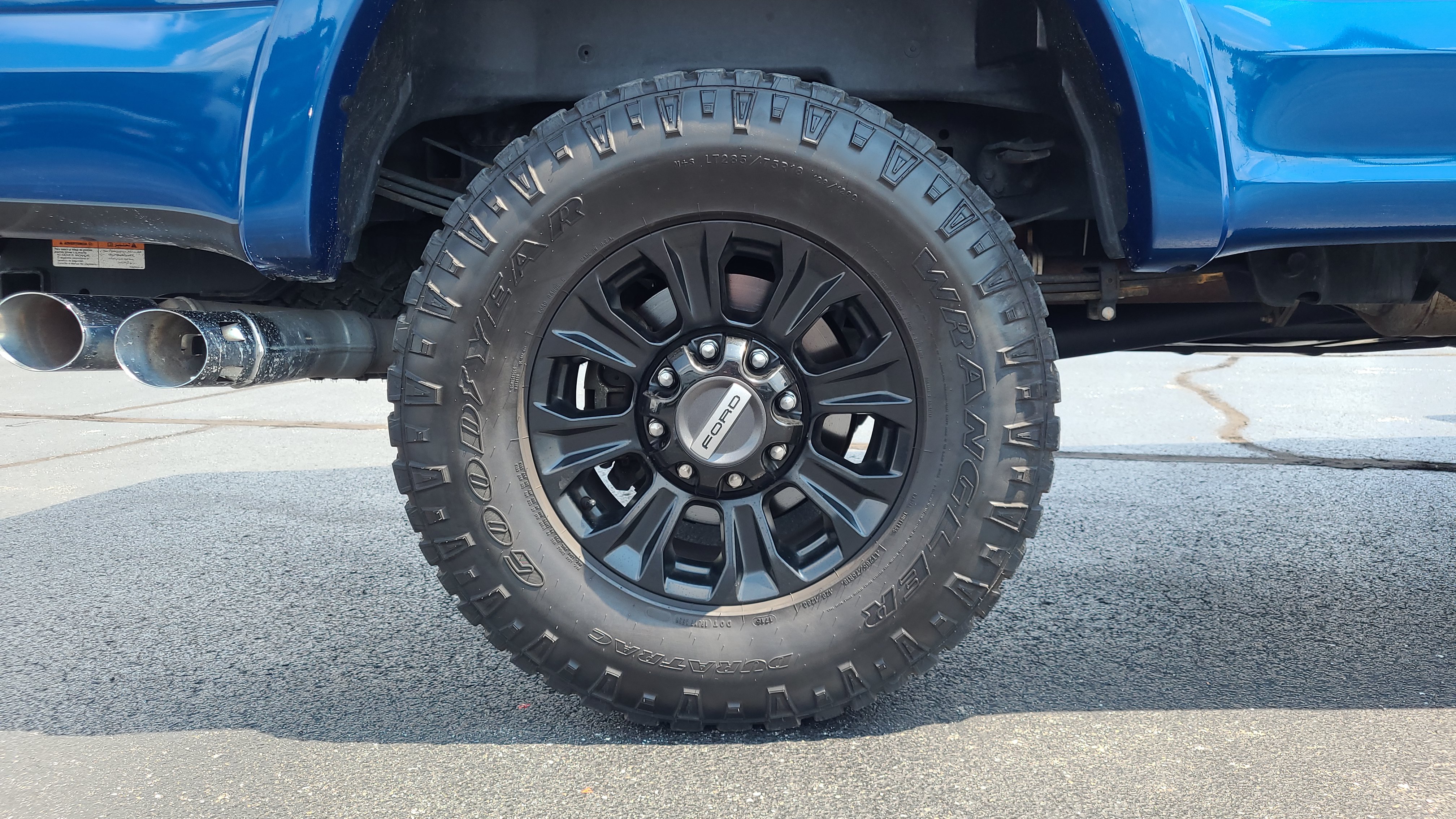 Certified 2022 Ford F250 Lariat w/ Tremor Off-Road Package AWD/4WD image 11