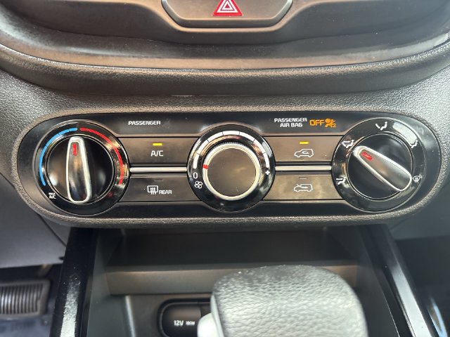 Used 2023 Kia Soul LX w/ LX Technology Package FWD image 18