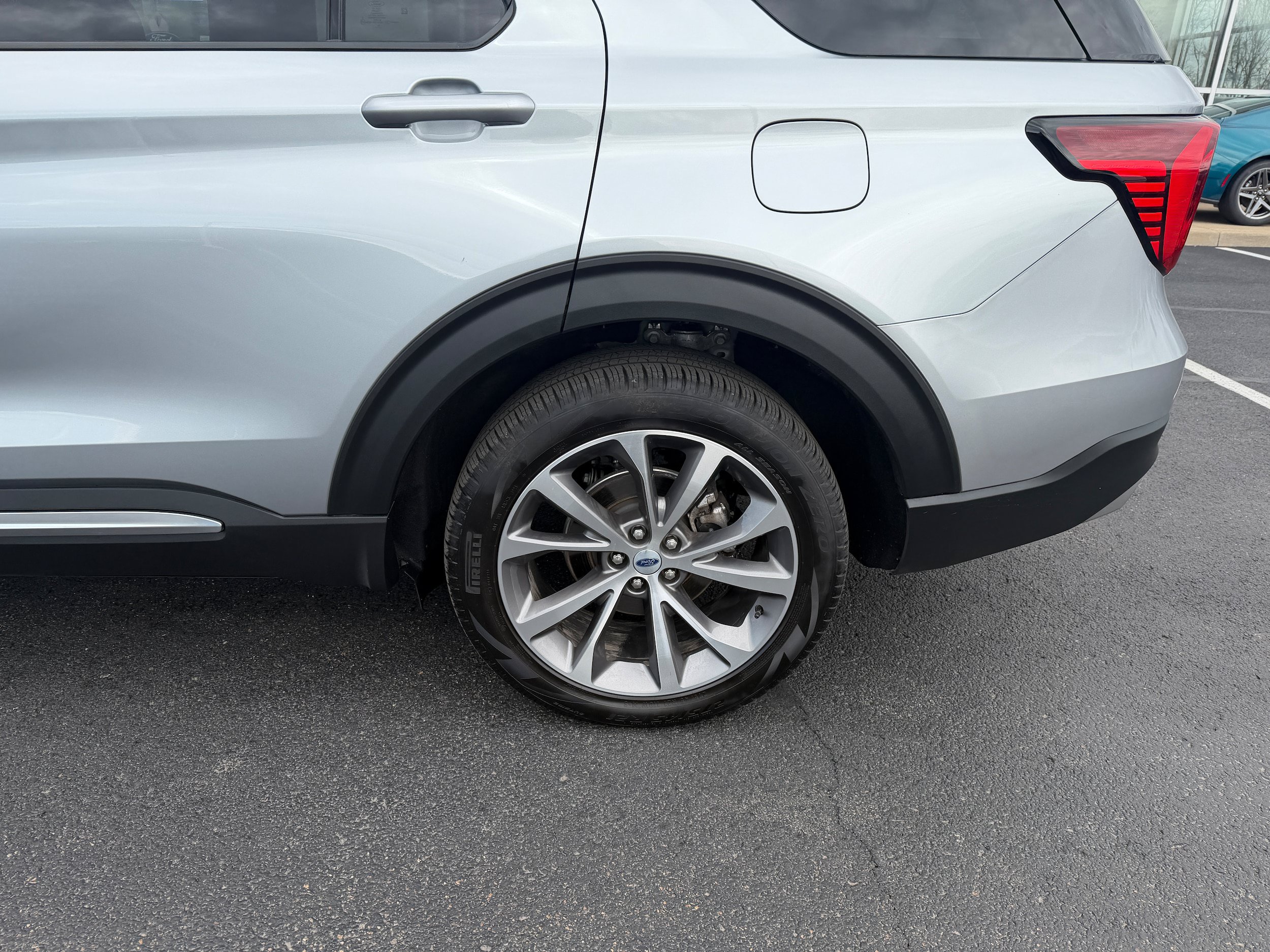 Certified 2025 Ford Explorer Platinum w/ Ultimate Package AWD/4WD image 9