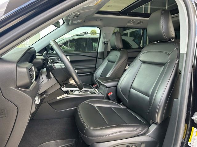 Certified 2022 Ford Explorer XLT w/ Equipment Group 202A image 14