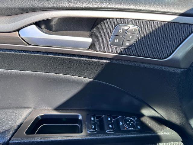 Certified 2017 Ford Fusion SE FWD image 14