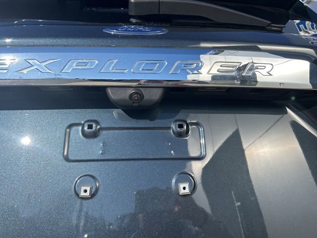 Certified 2022 Ford Explorer XLT w/ Equipment Group 202A image 8