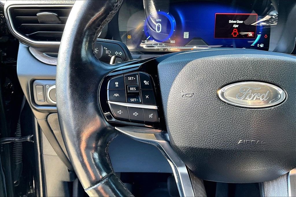 Certified 2021 Ford Explorer Platinum w/ Equipment Group 601A image 17