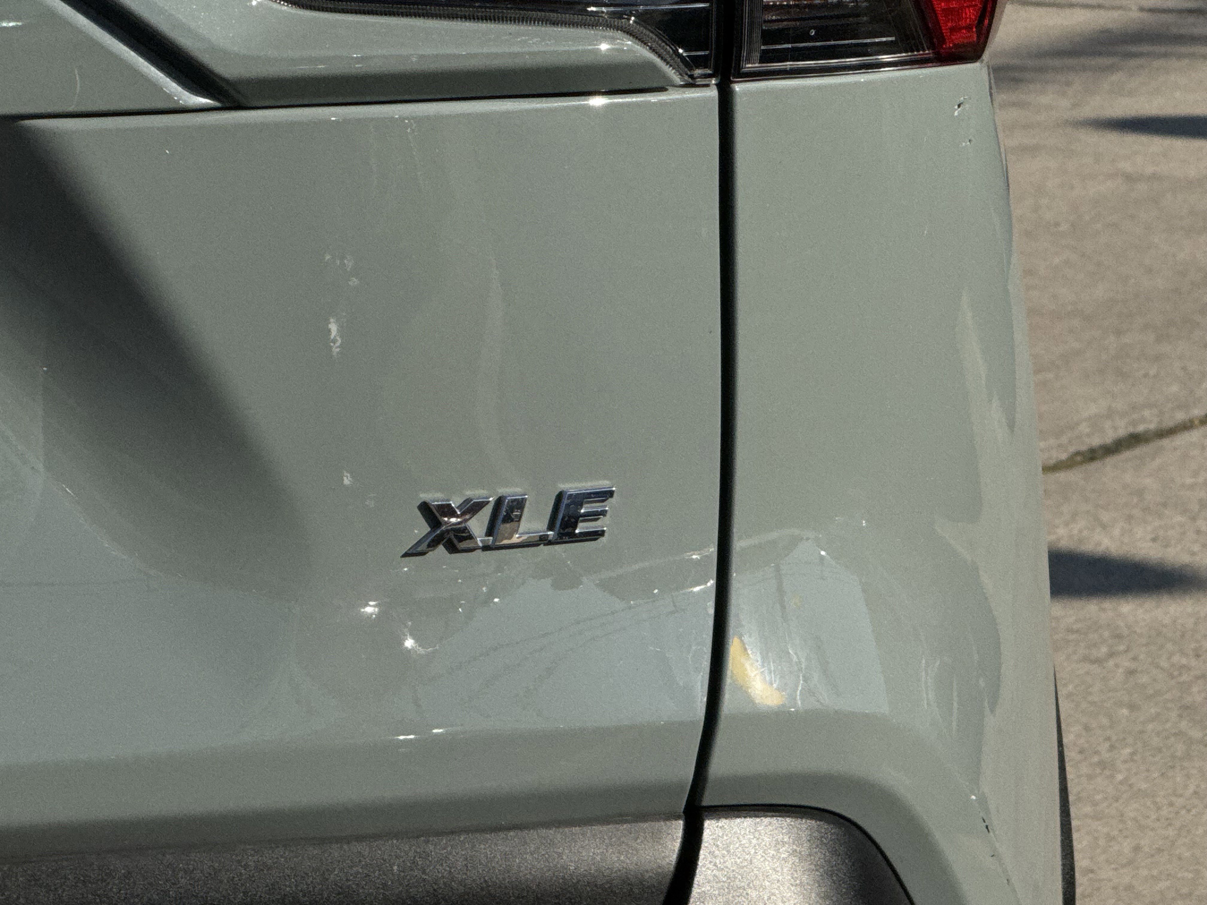 Used 2023 Toyota RAV4 XLE Premium image 10