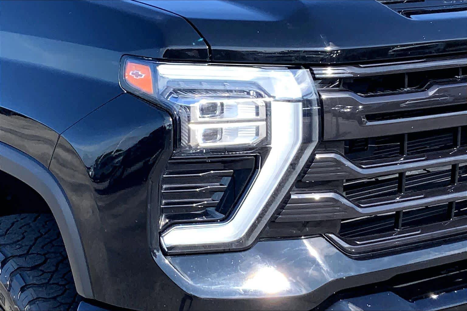 Used 2025 Chevrolet Silverado 2500 High Country w/ Midnight Edition AWD/4WD image 24