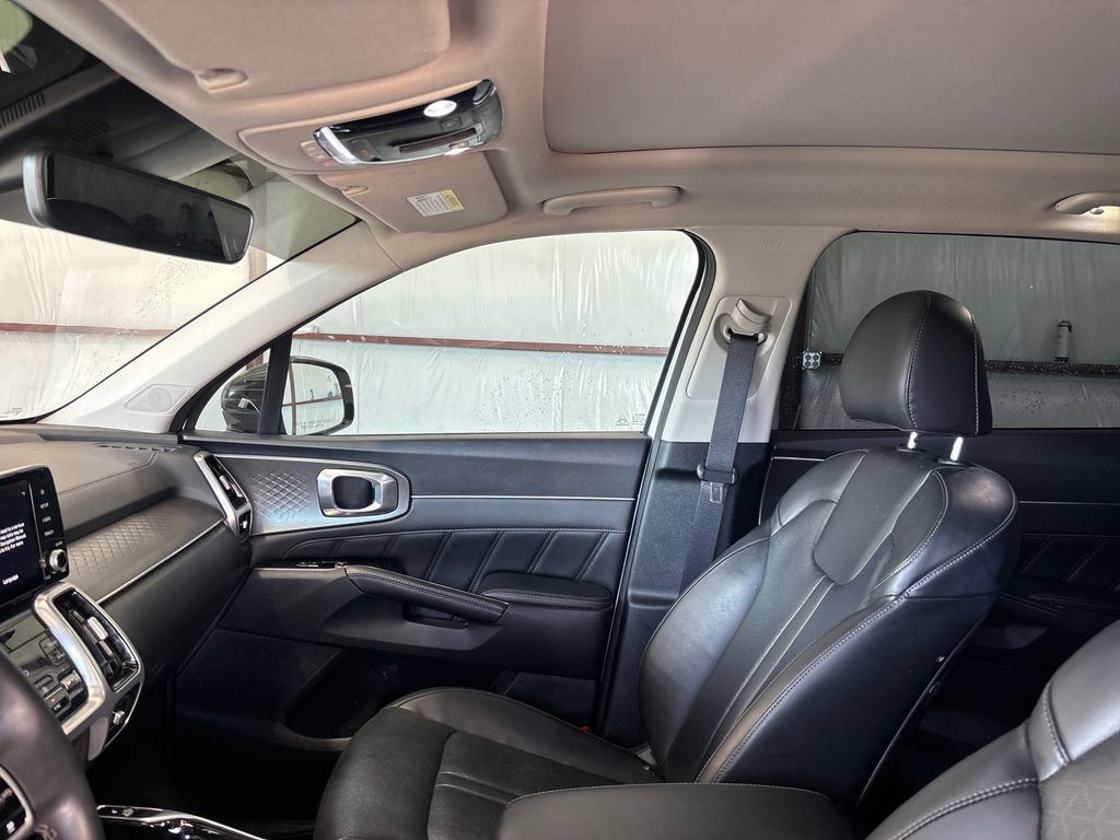 Used 2023 Kia Sorento SX AWD/4WD image 12