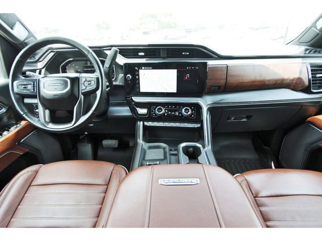 Used 2024 GMC Sierra 2500 Denali Ultimate AWD/4WD image 8