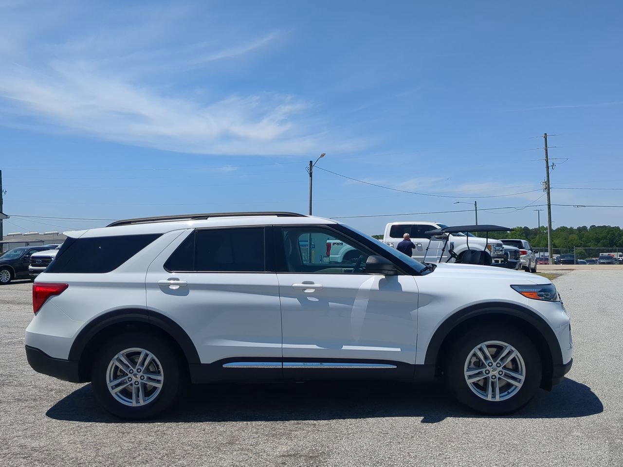 Certified 2021 Ford Explorer XLT RWD image 2