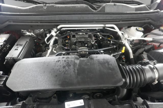 Used 2026 Chevrolet Colorado ZR2 w/ Technology Package AWD/4WD image 36