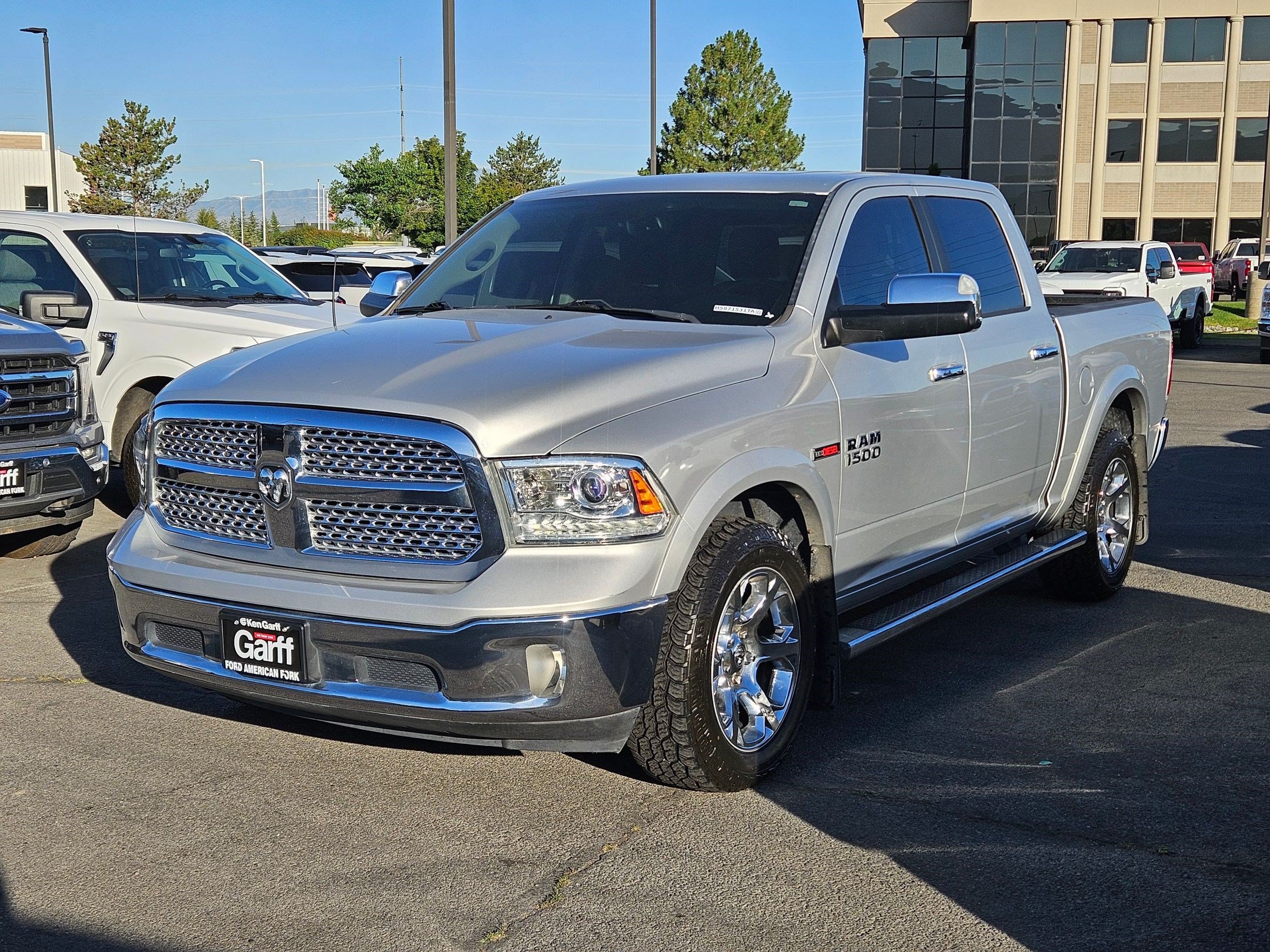 Used 2017 RAM 1500 Laramie AWD/4WD image 10