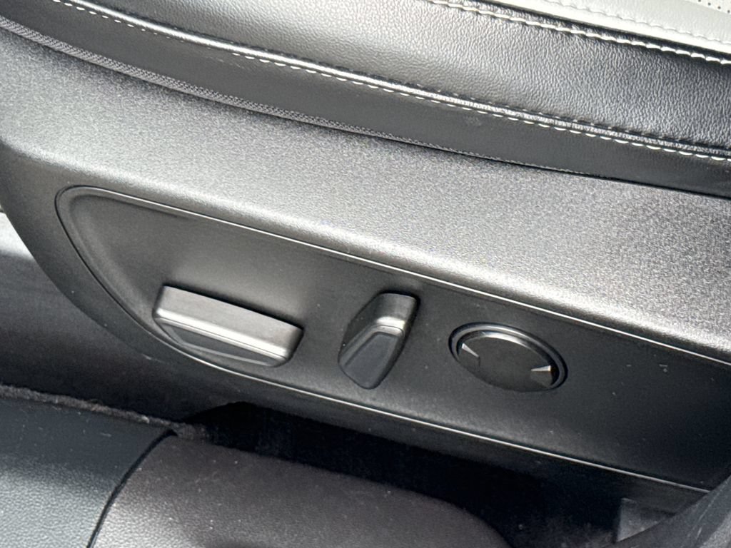 Certified 2023 Ford Escape Platinum AWD/4WD image 25