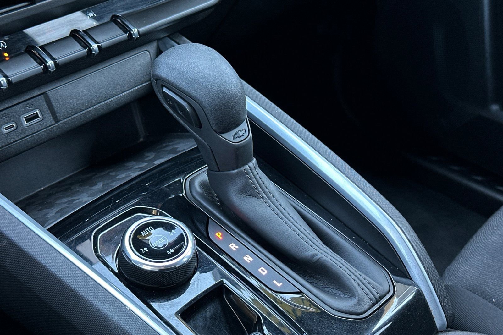 Used 2023 Chevrolet Colorado Trail Boss w/ Technology Package image 19