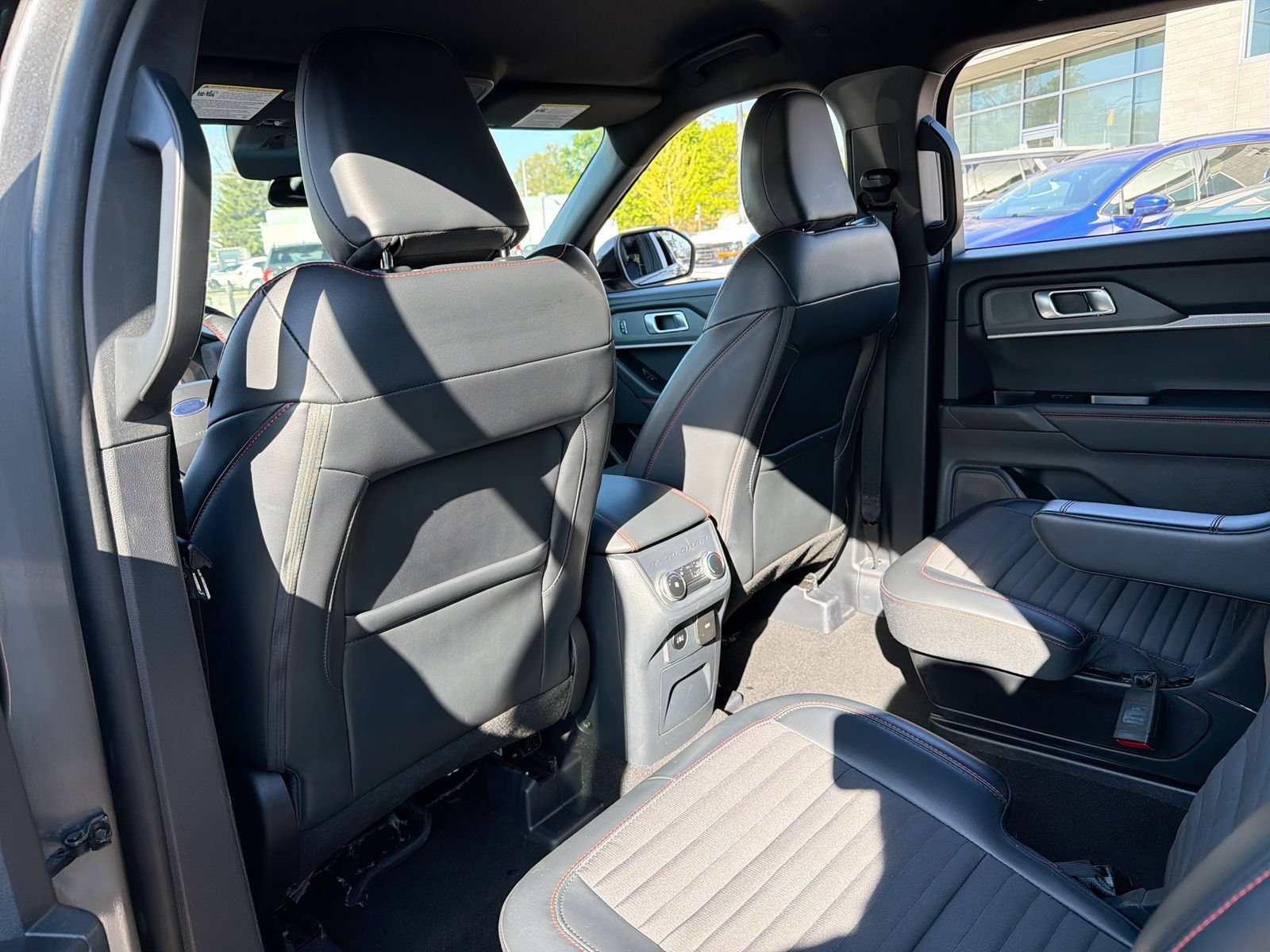 Certified 2025 Ford Explorer ST-Line AWD/4WD image 23