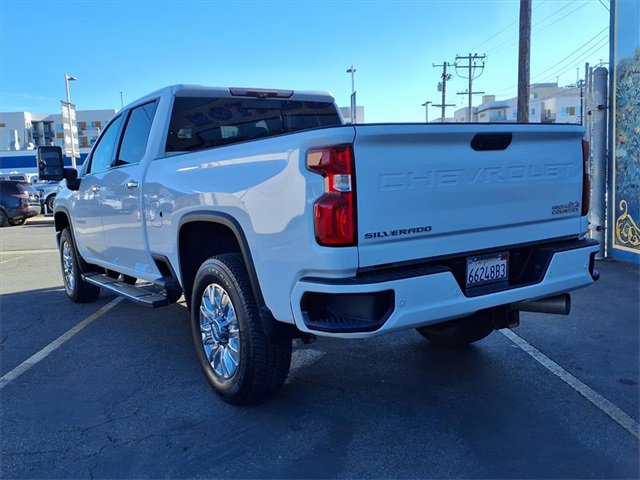 Used 2020 Chevrolet Silverado 2500 High Country w/ Technology Package image 3